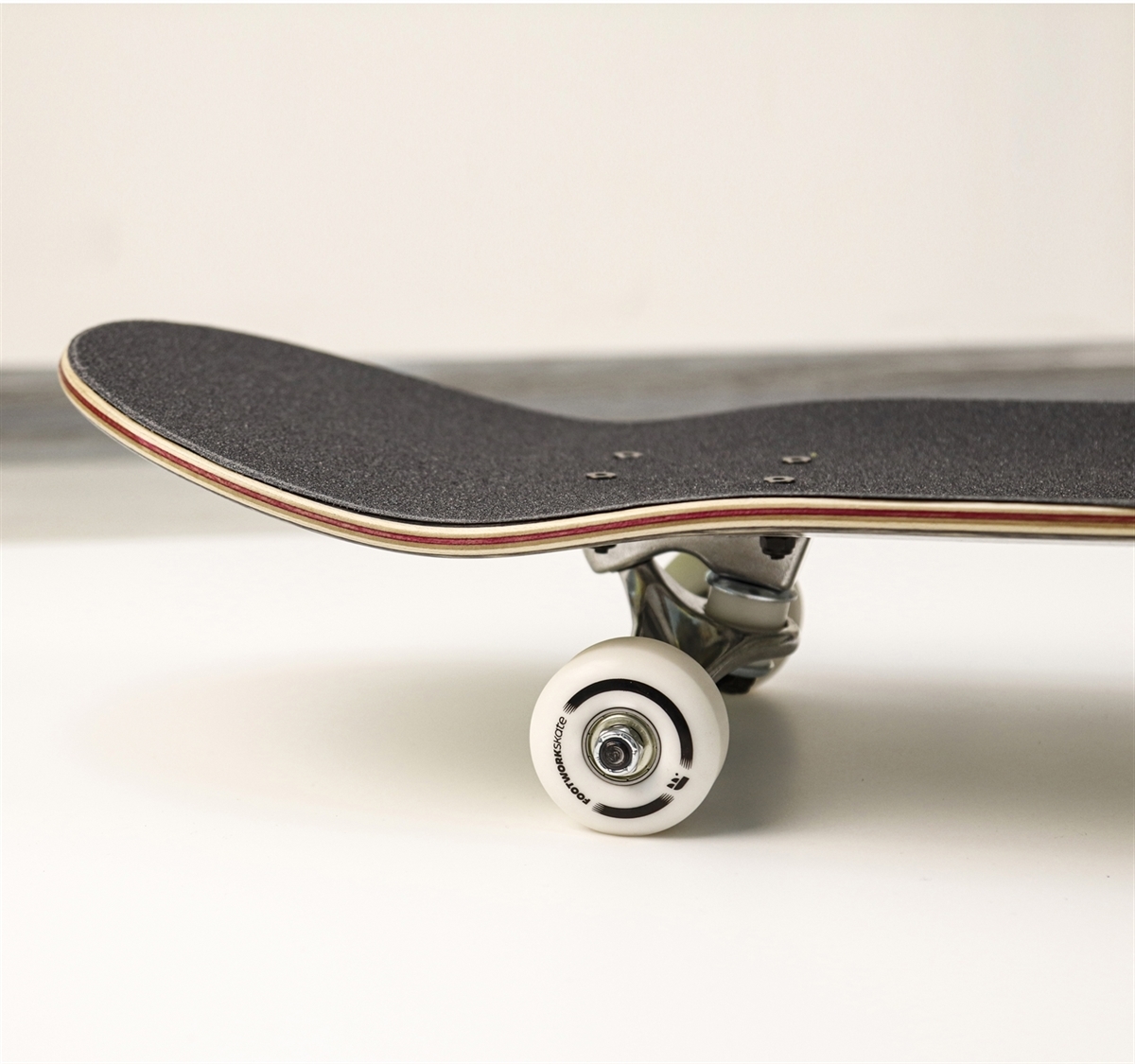 Скейтборд в сборе FAMILY TEAM - QR WHITE 8.125 - фото 27959