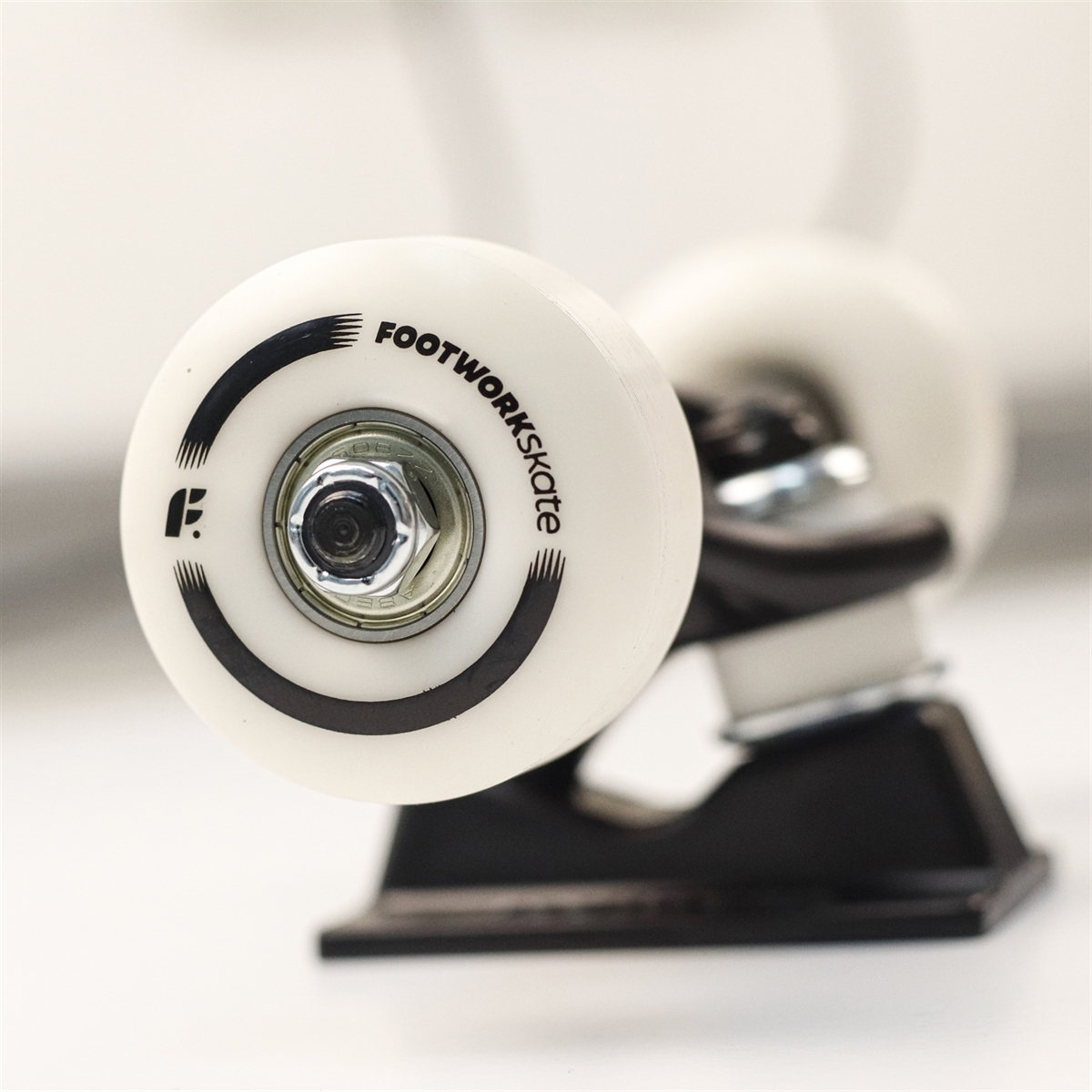 Скейтборд в сборе FAMILY TEAM - QR WHITE 8.125 - фото 27963