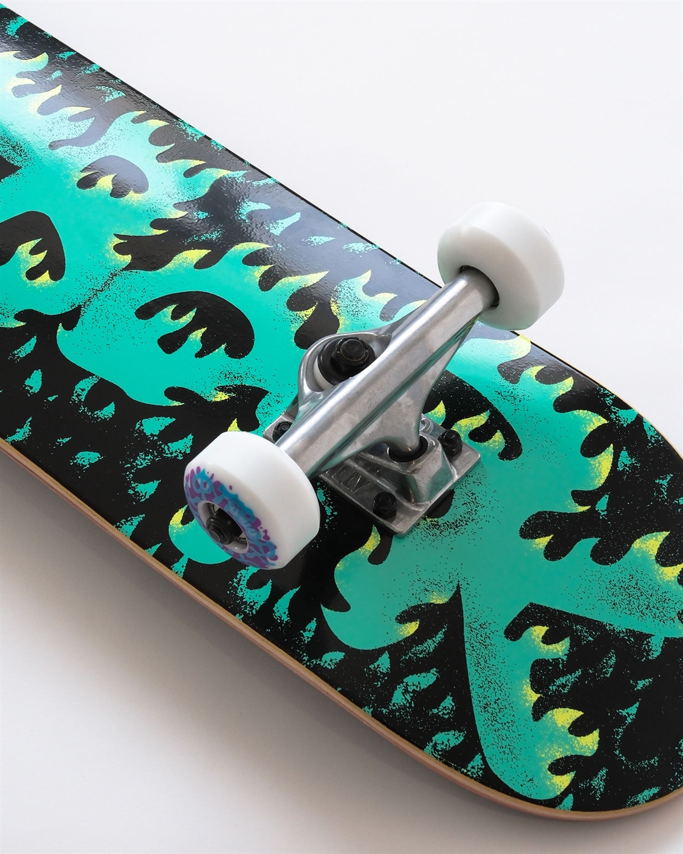 Скейтборд Футворк Пламя Зеленый 7.5 x 30.75 - фото 52272