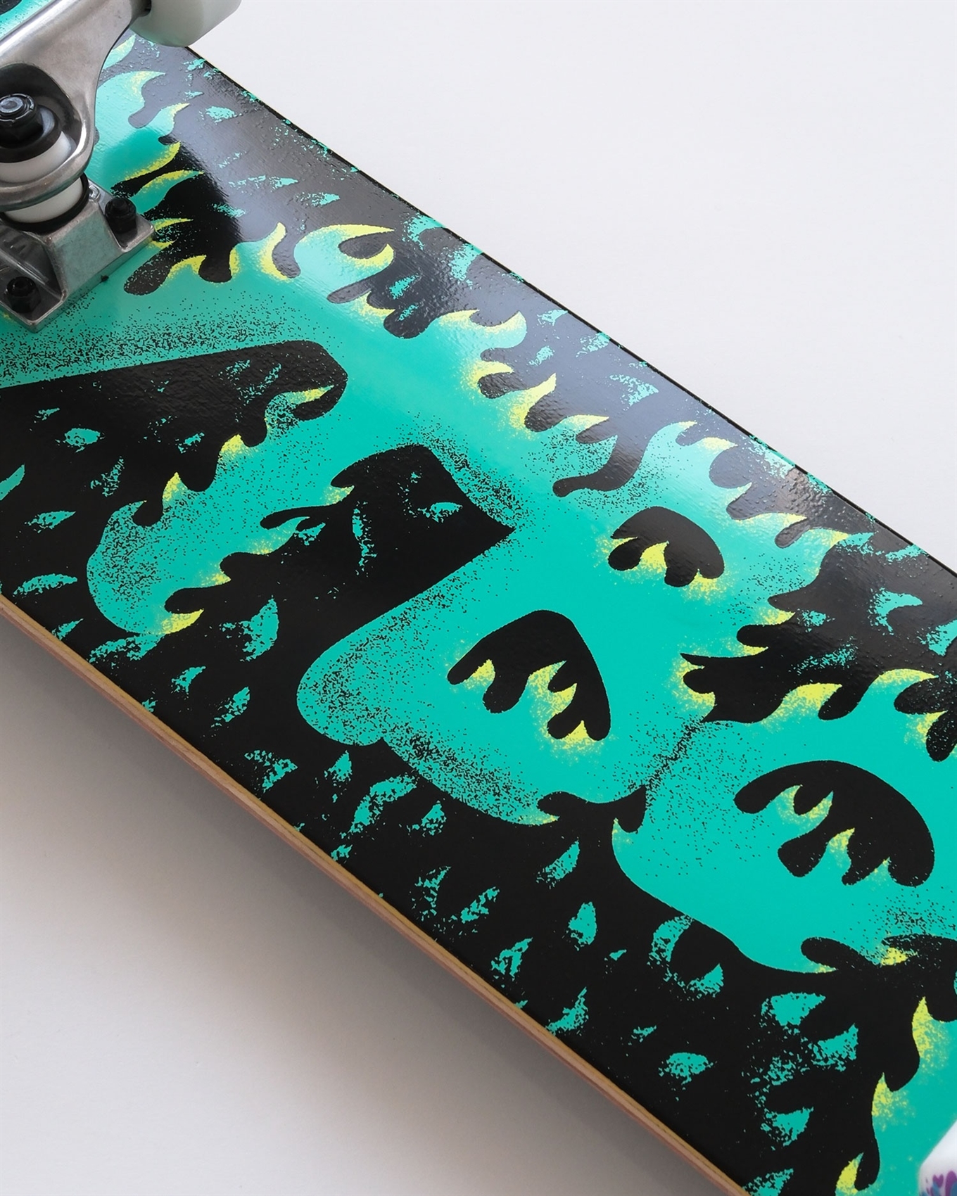 Скейтборд Футворк Пламя Зеленый 7.5 x 30.75 - фото 52274