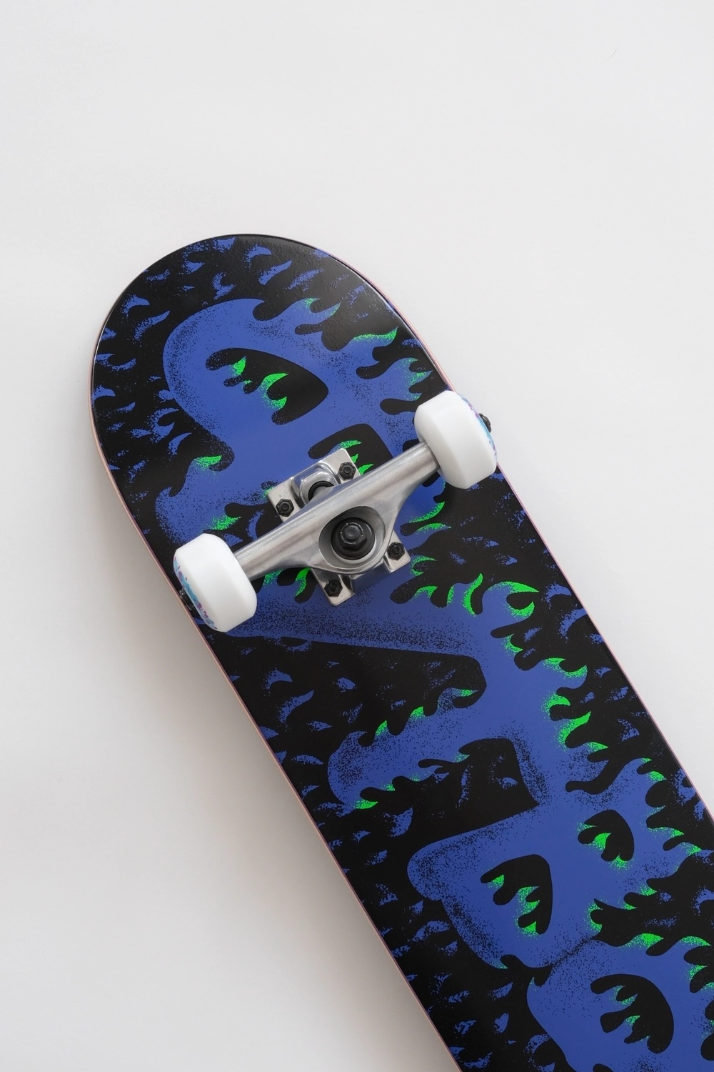 Скейтборд Футворк Пламя Фиолет 7.875 x 31.375 - фото 52279